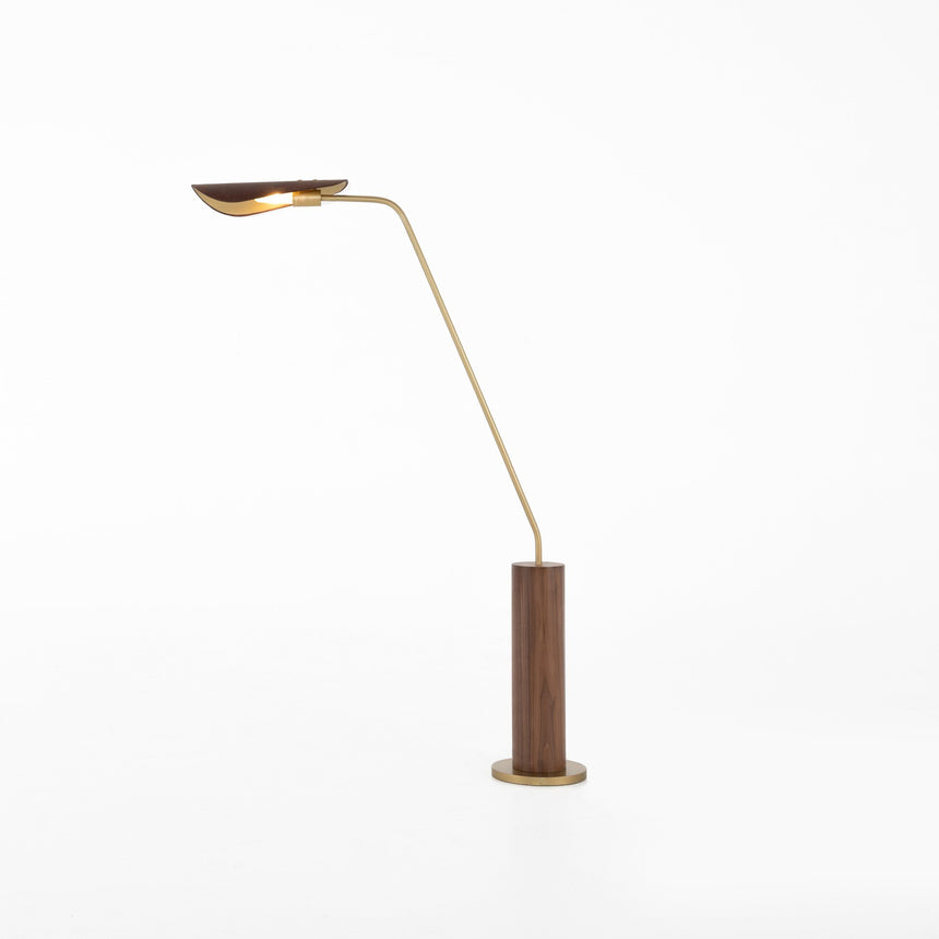 ASTRID FLOOR LAMP | 25 x 97 x 142 CM.