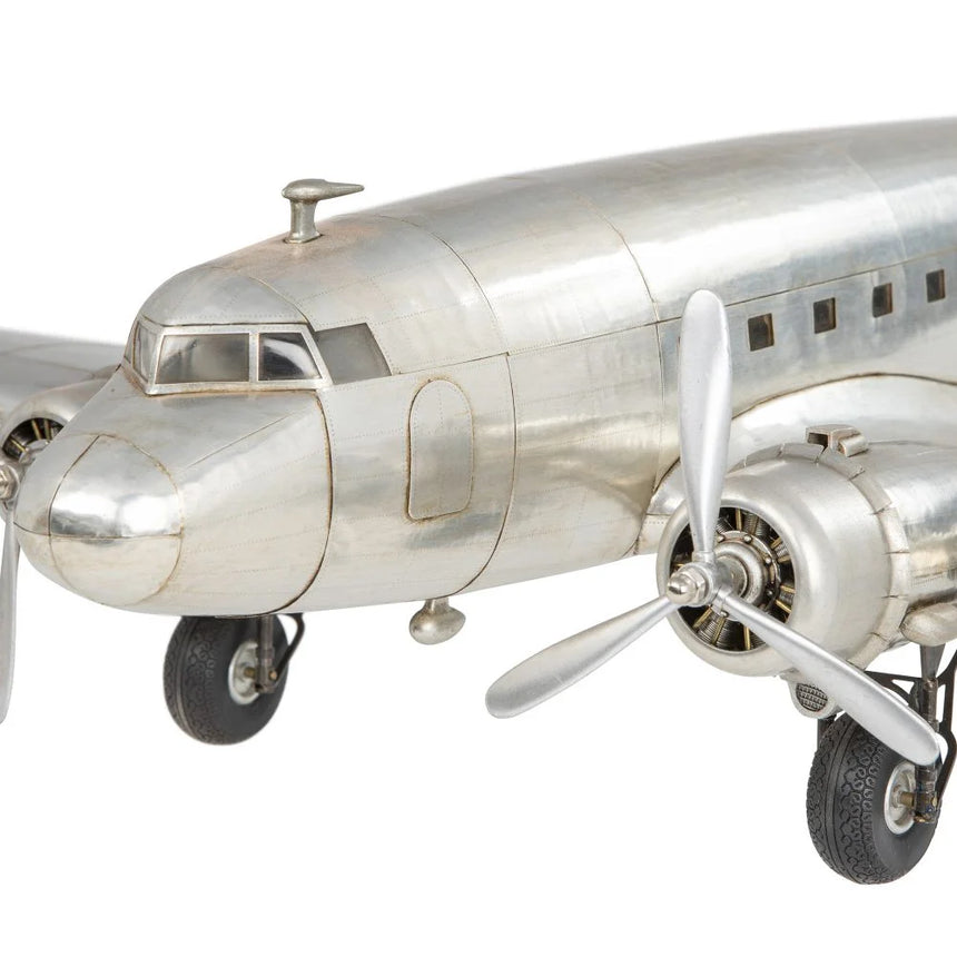 DAKOTA  DC-3  |  64.5 x 97 x 17 CM.