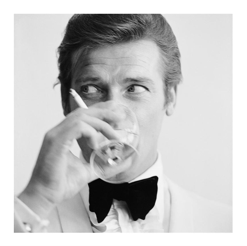 ICONIC PHOTOGRAPHY ROGER MOORE (24 X 24")